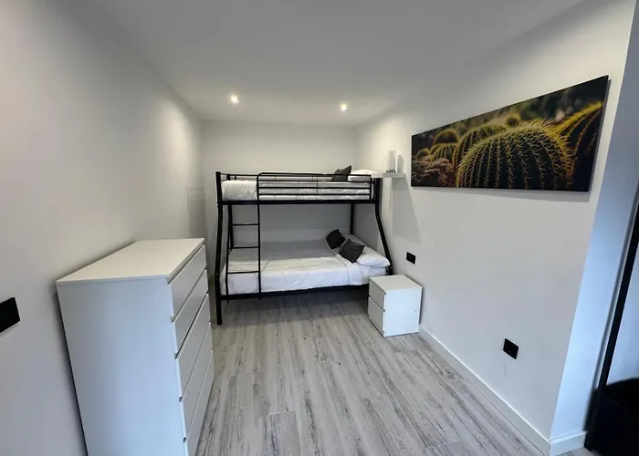 Europa C7 3 公寓 *