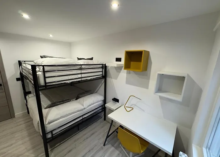 Europa C7 3 公寓 *